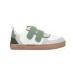 Zapatilla Muris Petra JR Green en blanco y gris con dos velcros verdes y suela marrón, vista lateral