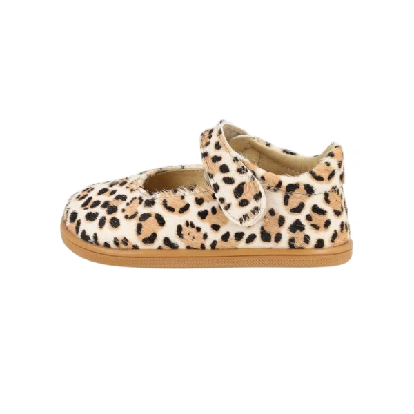 Merceditas infantil Blanditos Delhi Print de pelo estampado de leopardo con velcro y suela color caramelo, vista lateral