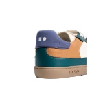 Zapatilla Muris Majorca He Teal, detalle del talón con lengüeta lila, piel verde azulado y suela color arena