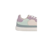 Talón de la zapatilla Muris Majorca Malva en lona beige con piezas malva, verde agua y gris azulado y suela blanca