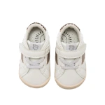 Zapatillas de bebé Mustang Free baby Ferdi blancas con velcro, cordones elásticos y talón de leopardo, vista superior