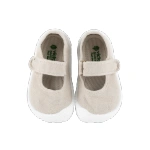 Merceditas Victoria Bosco de lona beige con tira de velcro y suela blanca, vistas desde arriba