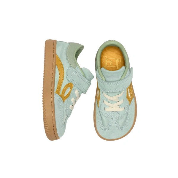 Zapatillas Lejan ONE Kids Nylon Sky Blue en azul cielo con detalles mostaza y velcro, vista lateral y superior