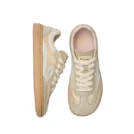 Zapatillas Lejan ONE Nylon Wide Beige vistas de lado y desde arriba, con ante, cordones crudos y suela color miel
