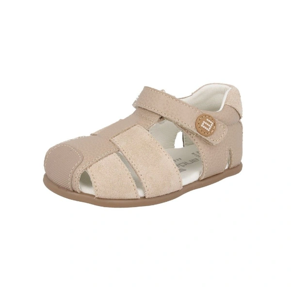 Sandalia infantil Andanines color nude de piel y serraje, con puntera reforzada y cierre de velcro con botón