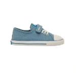 Zapatilla infantil Mustang Free de loneta azul con velcro, cordones elásticos y puntera blanca, vista lateral