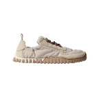 Zapatilla Muris Woman Verona Beige de nailon acolchado y ante, con cordones granate y suela dentada, vista lateral