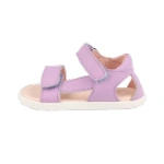 Sandalia infantil Blanditos Siros lila con dos tiras de velcro, plantilla rosa y suela blanca, vista lateral