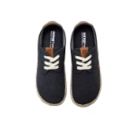 Zapatillas Mustang de lona azul marino con cordones blancos, detalles marrones y suela de yute, vistas desde arriba