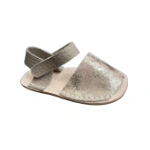 Sandalia Ria Menorca Metal Deslavado Beige con pala metalizada y tira trasera de piel con velcro, vista lateral