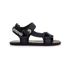 Sandalia Mustang Free Nylon Strap marino vista de perfil, con tiras ajustables, cordón de rayas en el talón y suela negra