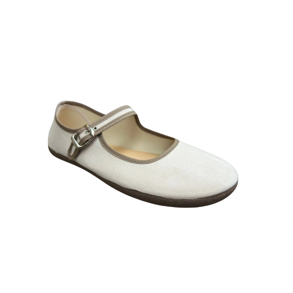 Bailarina Batilas adulta beige de ante con ribete y correa en contraste taupe y hebilla plateada, vista lateral