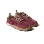 Zapatillas Muris Woman Verona Aubergine en nailon acolchado berenjena con cordones beige y suela marrón, vista lateral