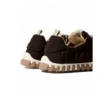 Zapatillas Muris Woman Verona Dark Brown vistas desde atrás, con talón acolchado marrón oscuro y suela crema y beige