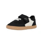 Zapatilla infantil Blanditos Platy negra con velcro, rejilla, pieza blanca en el lateral y suela color caramelo