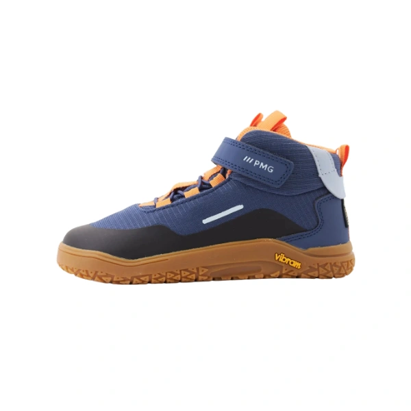 Bota infantil Primigi Barefoot azul índigo con velcro, cordones naranjas y suela Vibram color miel, vista lateral