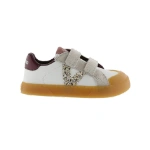 Zapatilla infantil Victoria blanca con dos velcros beige, V de purpurina dorada, talón burdeos y suela caramelo