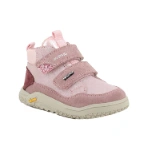 Bota Primigi Barefoot Gtx Candy rosa de ante con dos velcros, detalle de purpurina y suela Vibram, vista lateral delantera