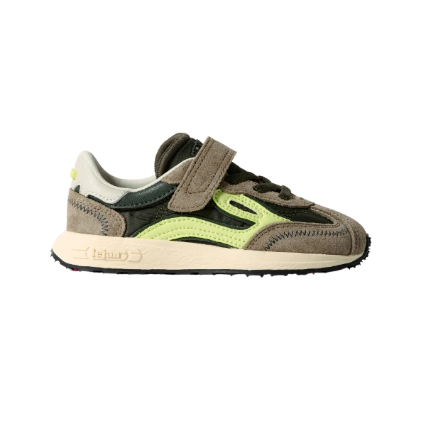 Zapatilla infantil Lejan Melrose Kids Olive de ante y nailon verde, con detalles lima, velcro y suela crema, vista lateral