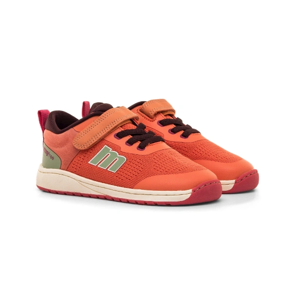 Par de zapatillas Mustang Free sneaker Choral en coral con velcro, cordones granate y suela crema