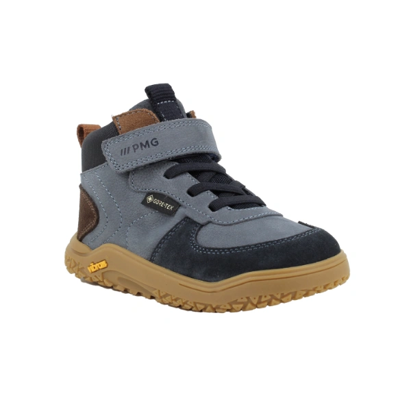 Bota barefoot Primigi Gtx en gris y azul marino con velcro, cordones elásticos y suela Vibram color miel, vista lateral